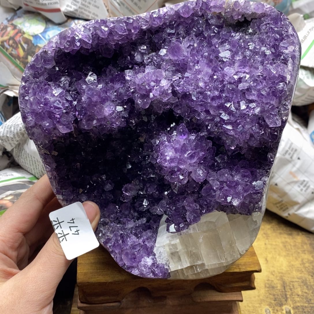 紫晶乌拉圭未镶嵌