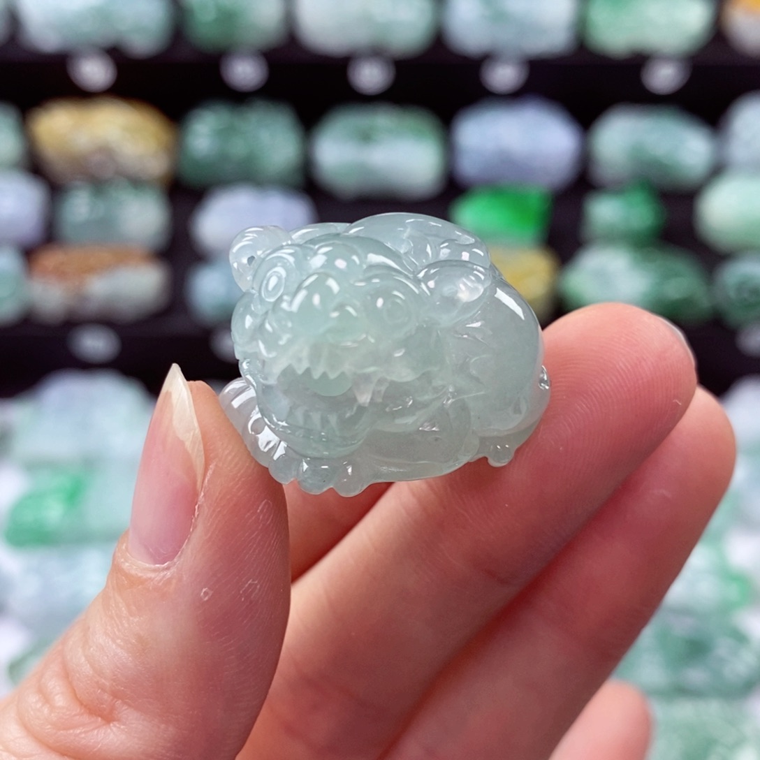 翡翠颈饰未镶嵌天然