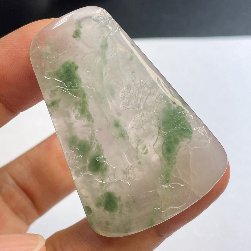 缅甸A货翡翠飘绿花山水牌，48.8-33.2-5.2