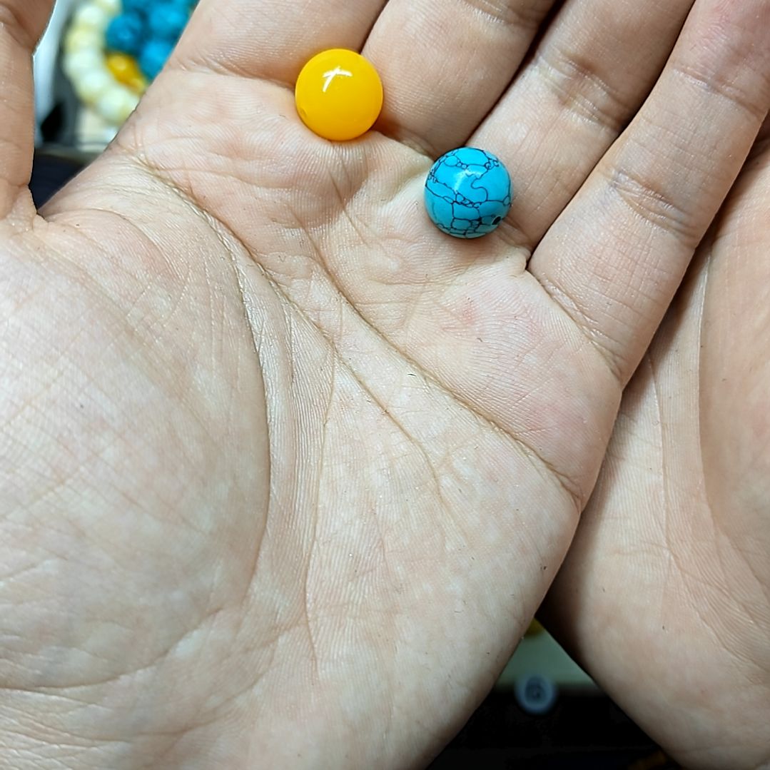 琥珀未镶嵌裸石. 
