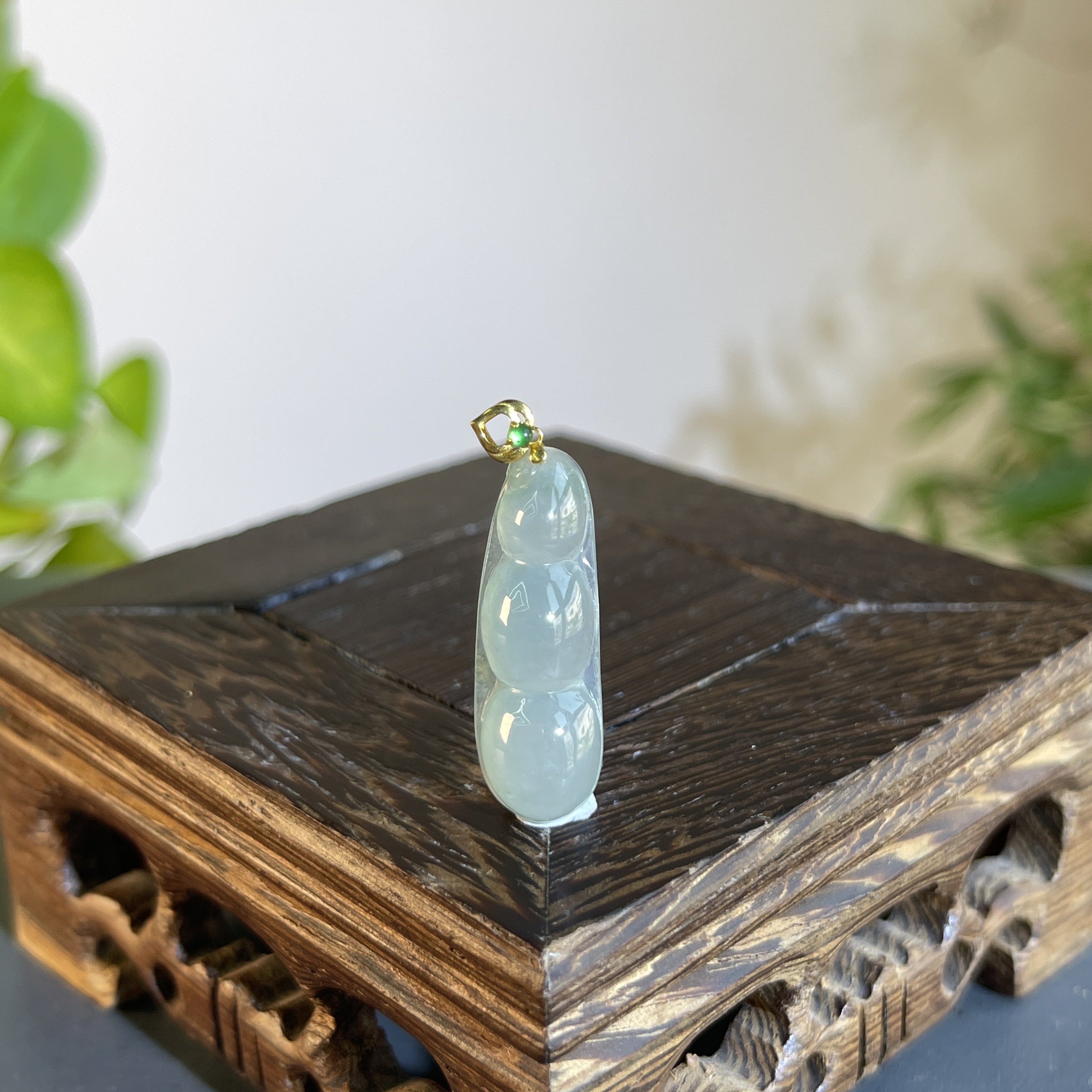 JTW24-26 天然缅甸A货翡翠  18K扣福豆