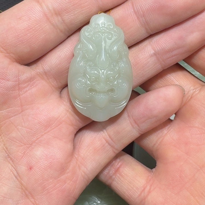 祁***尘和田玉未镶嵌挂件