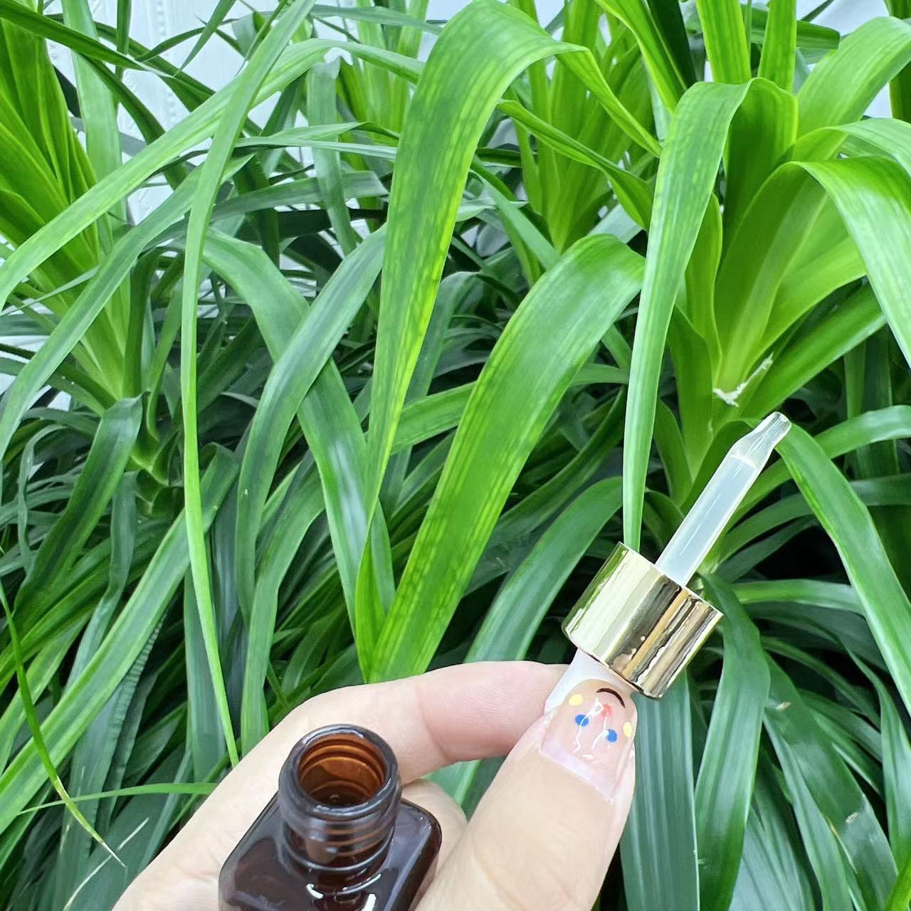 【整整十年 不断回购的钉子户！】粽色的滴管瓶儿的精华！