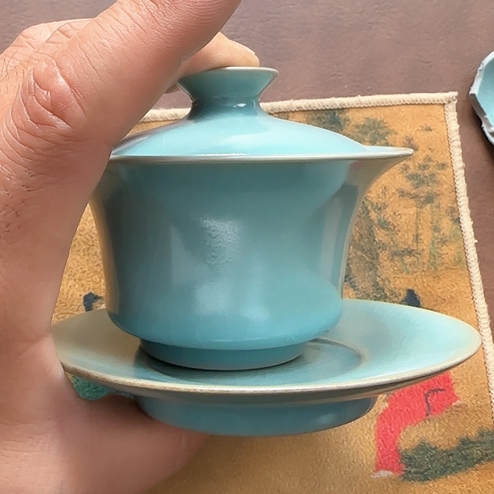 杯子天青小马蹄盖碗