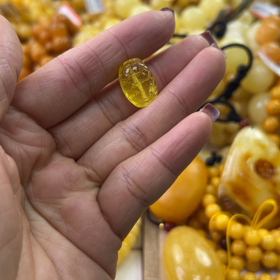 琥珀珠宝奇石未镶嵌