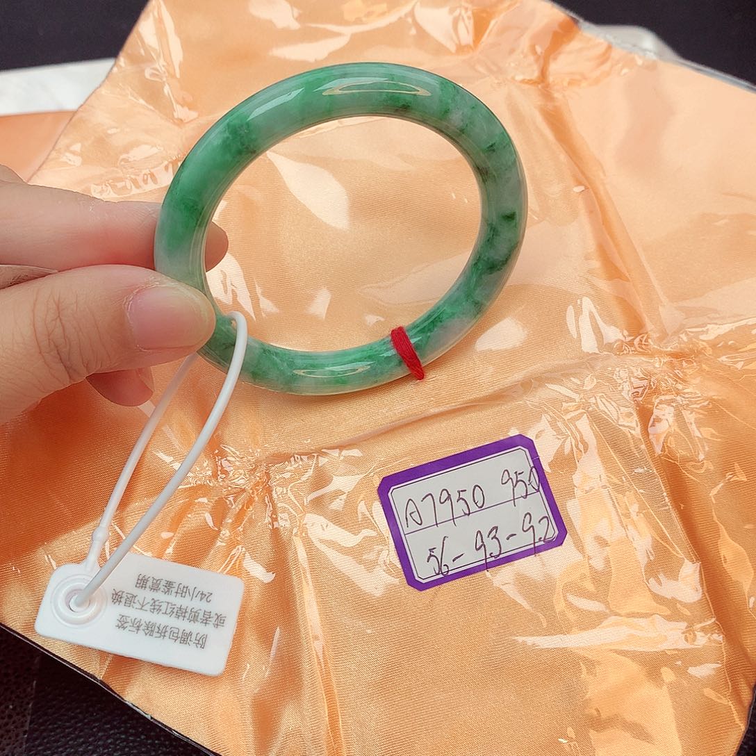 翡翠手镯未镶嵌天然缅甸翡翠A货