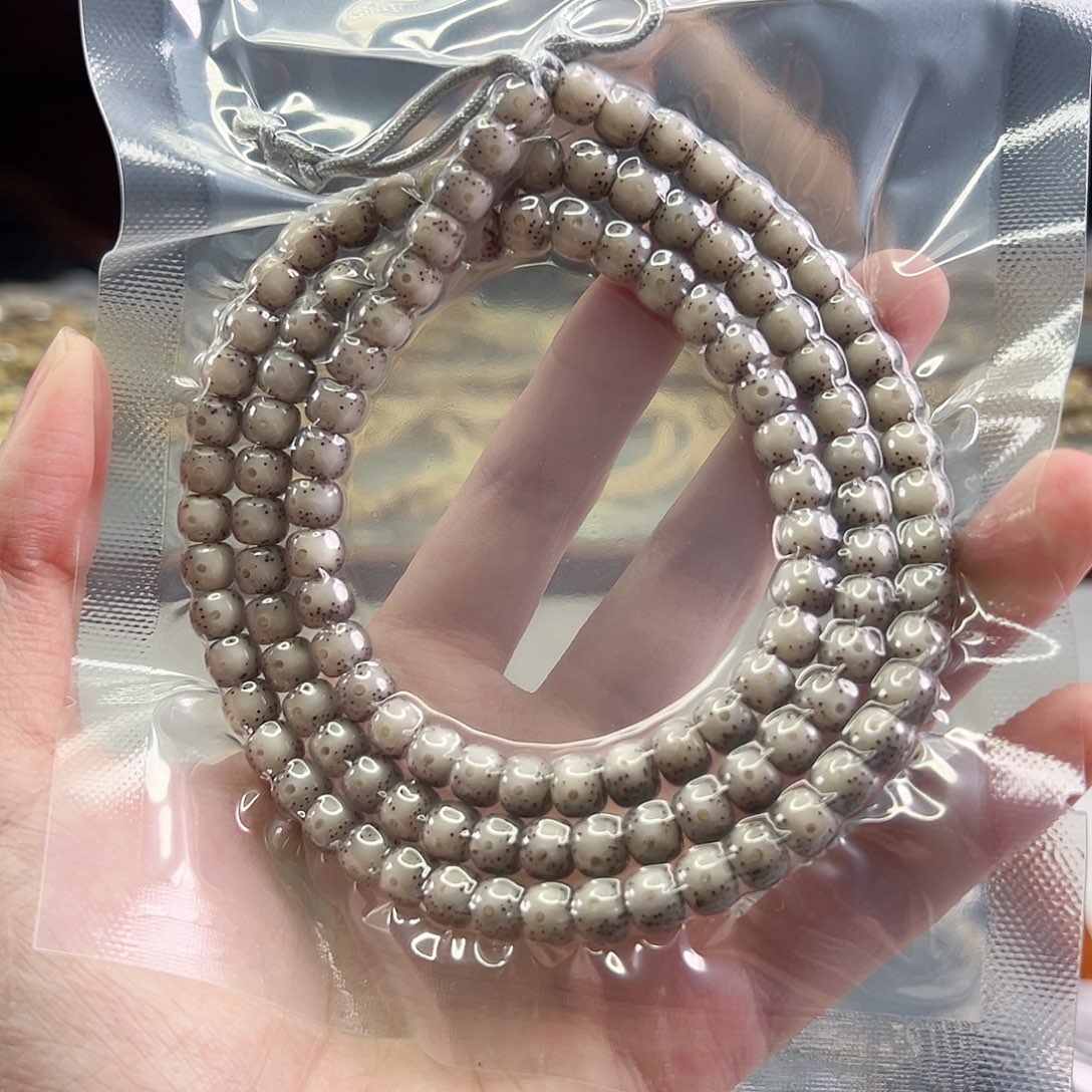 手串星月菩提Fqh7*6玉化冰透 贯穿通体 针尖星