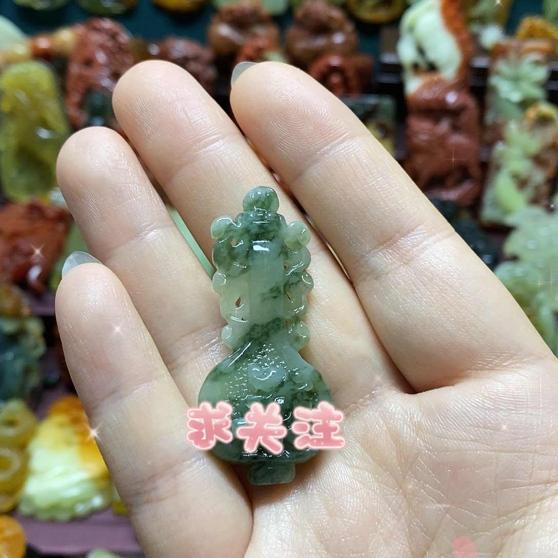 岫玉未镶嵌吊坠(赠链)