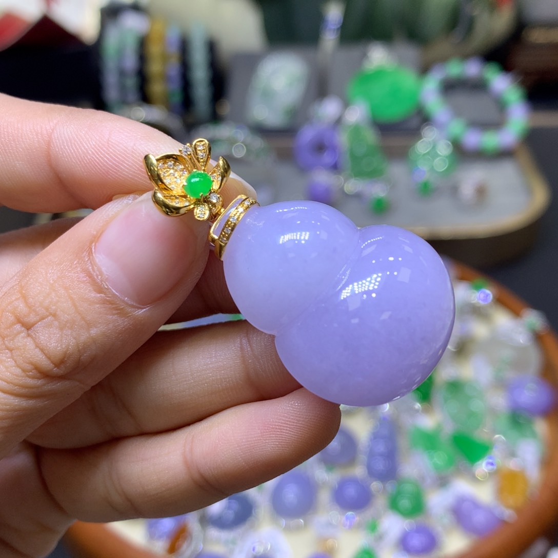 翡翠18K金镶嵌颈饰翡翠吊坠项链