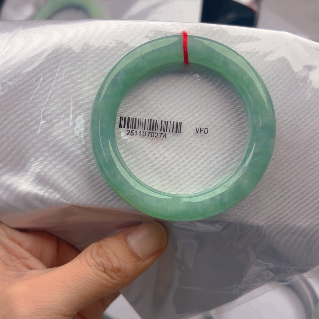 翡翠未镶嵌手镯5253x3. 138