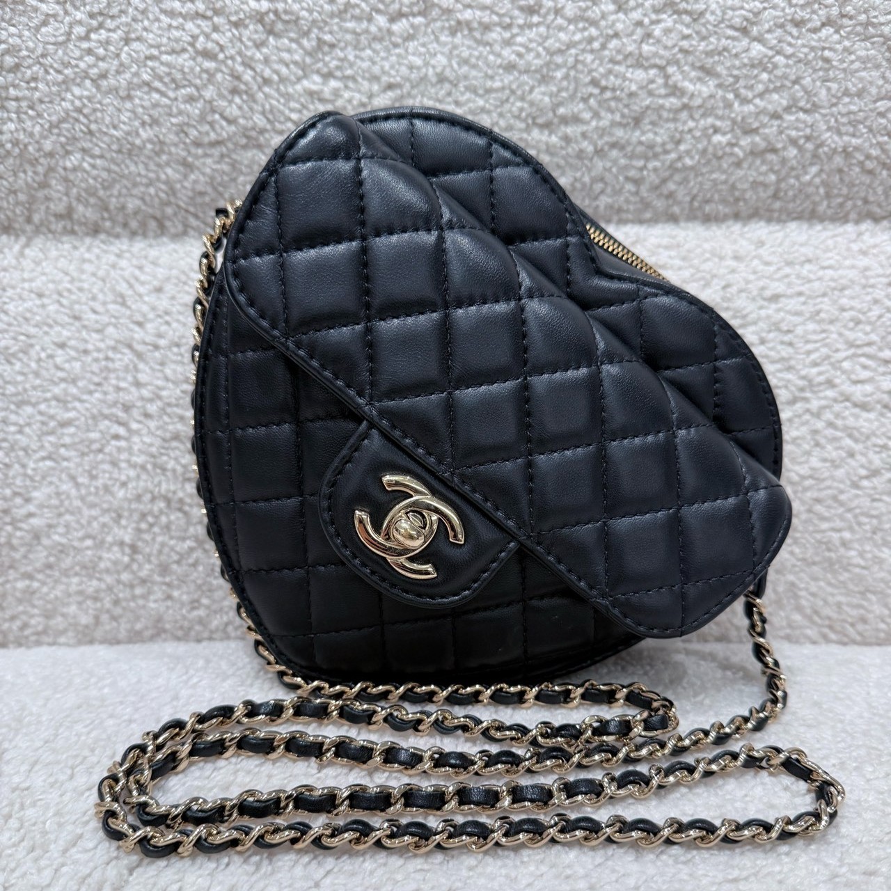 未使用 Chanel/香奈儿 22S黑金大号爱心包N0148