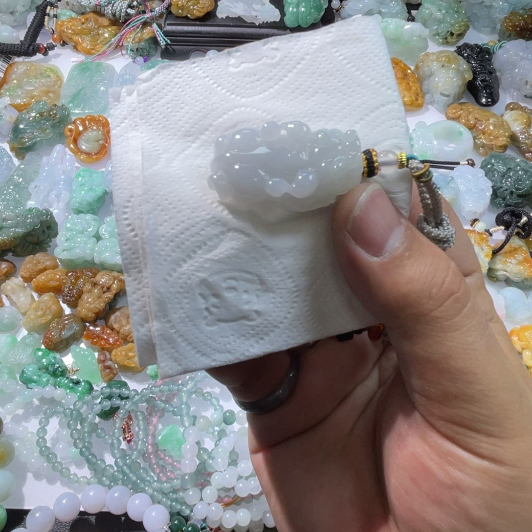 翡翠颈饰未镶嵌天然