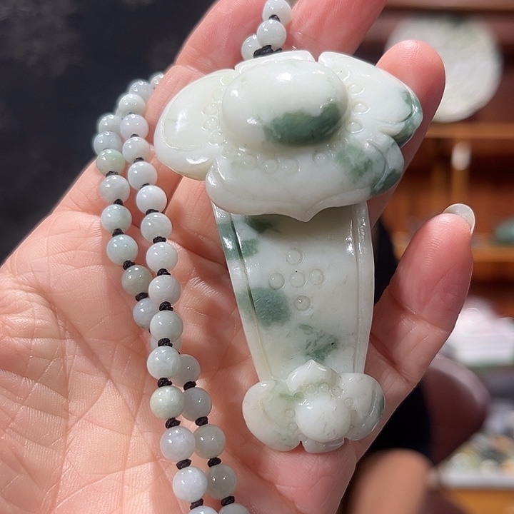 颈饰未镶嵌和田玉