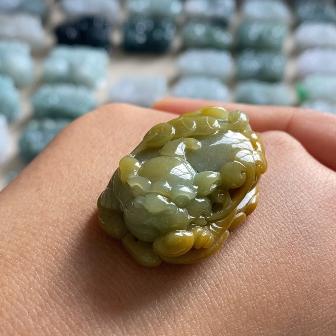 翡翠未镶嵌颈饰天然翡翠貔貅吊坠
