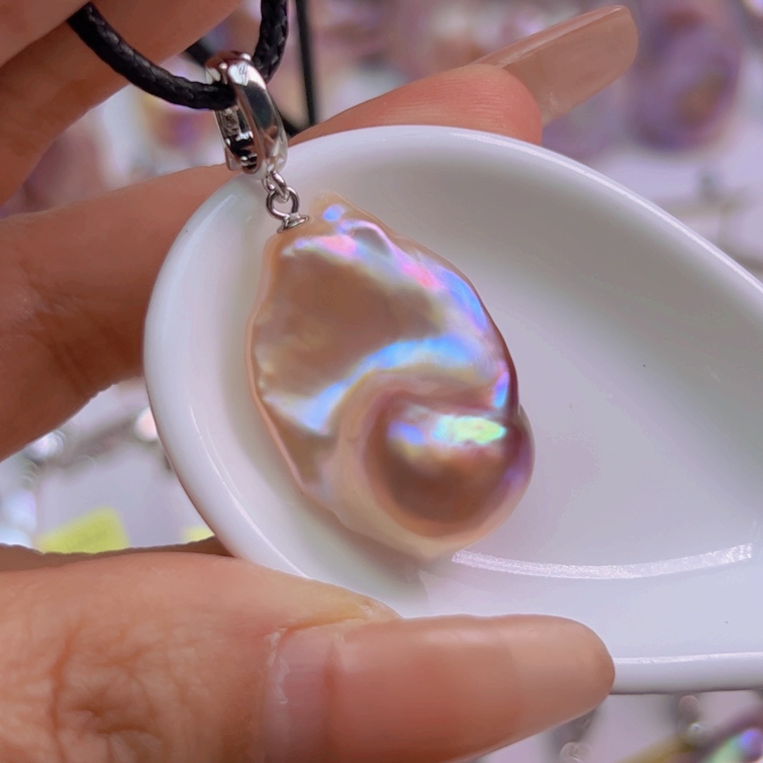 淡水珍珠吊坠(赠链)未镶嵌