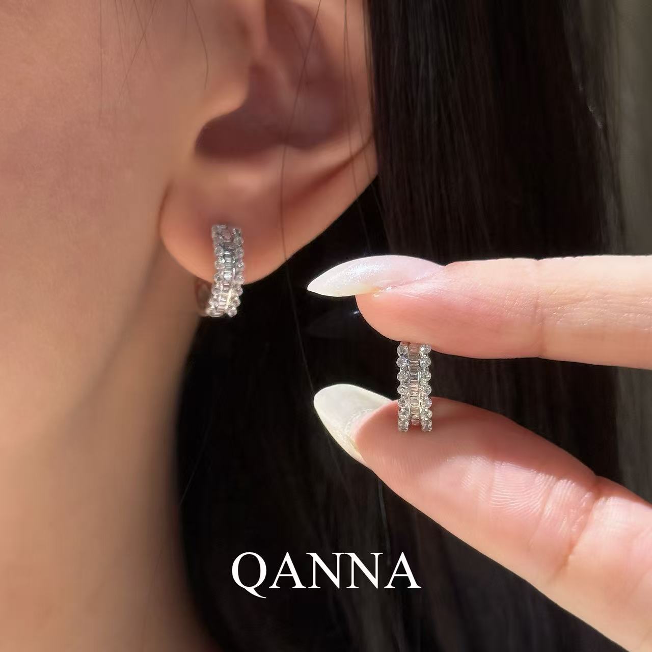 QANNA【璀璨星河】【满天星】18K金轻奢时尚百搭钻石耳环耳扣AP