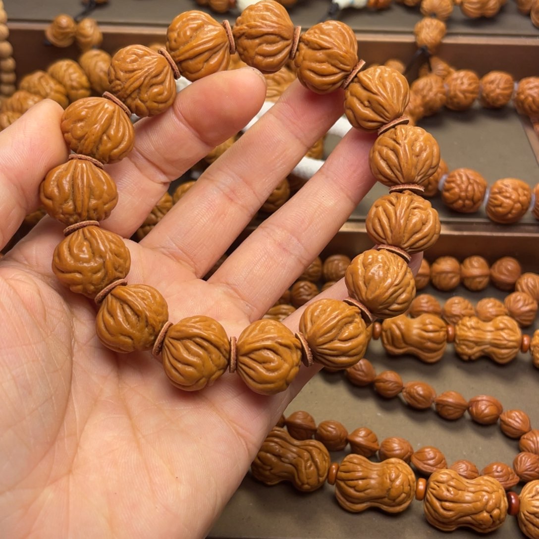 陈***动手串桃核龙纹桃核17