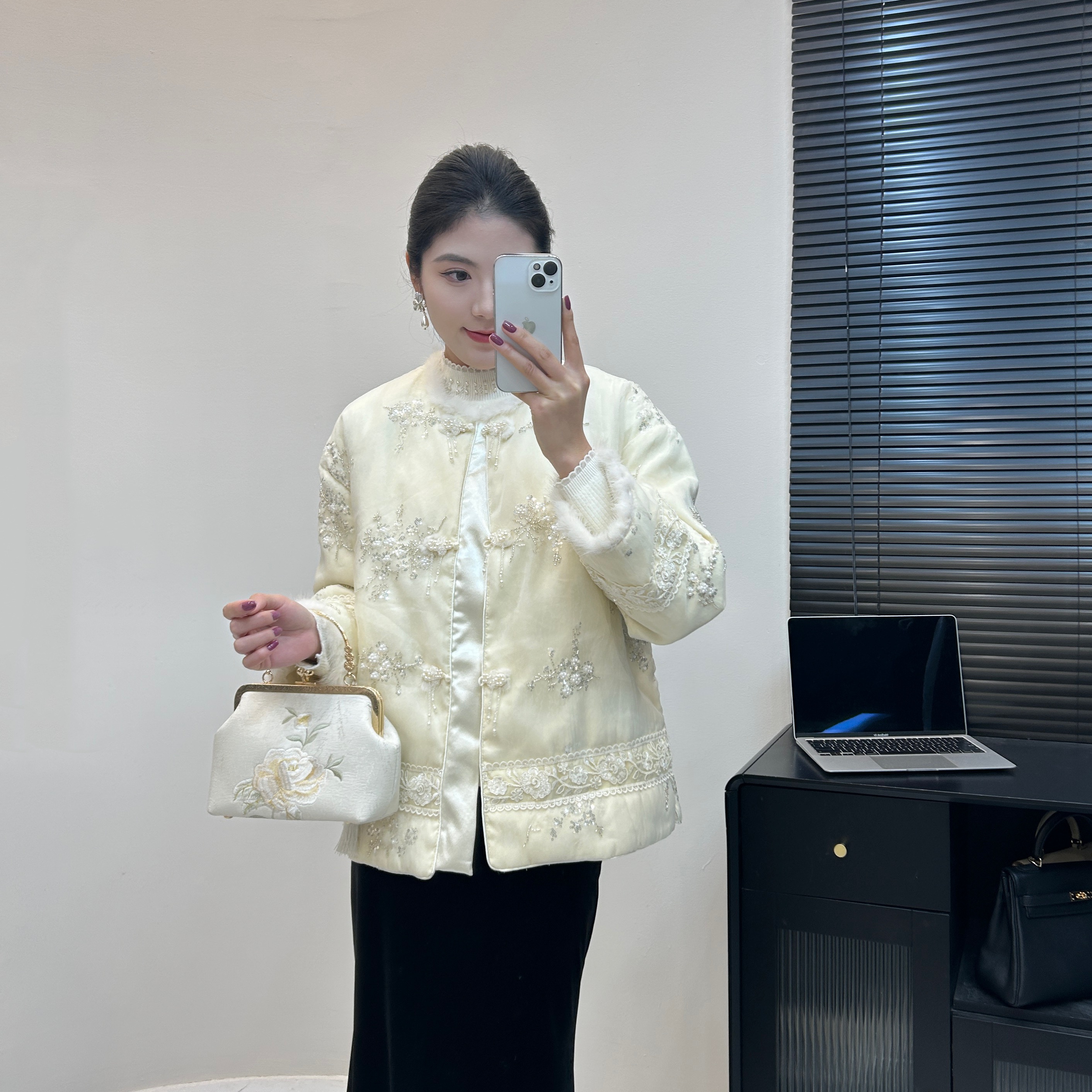 大宝姐【灼灼其华 · 羽绒服】冬季新中式国风重工时尚轻奢羽绒服D88
