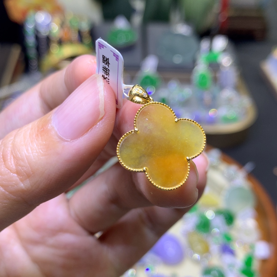 翡翠18K金镶嵌颈饰翡翠玉石吊坠项链