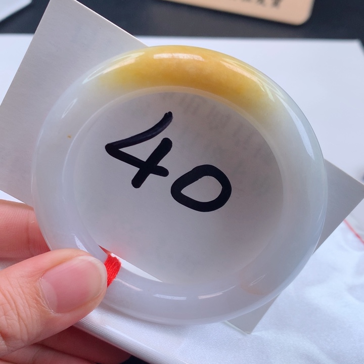 翡翠手镯未镶嵌正