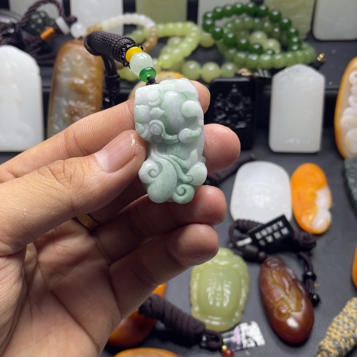 未镶嵌和田玉挂件