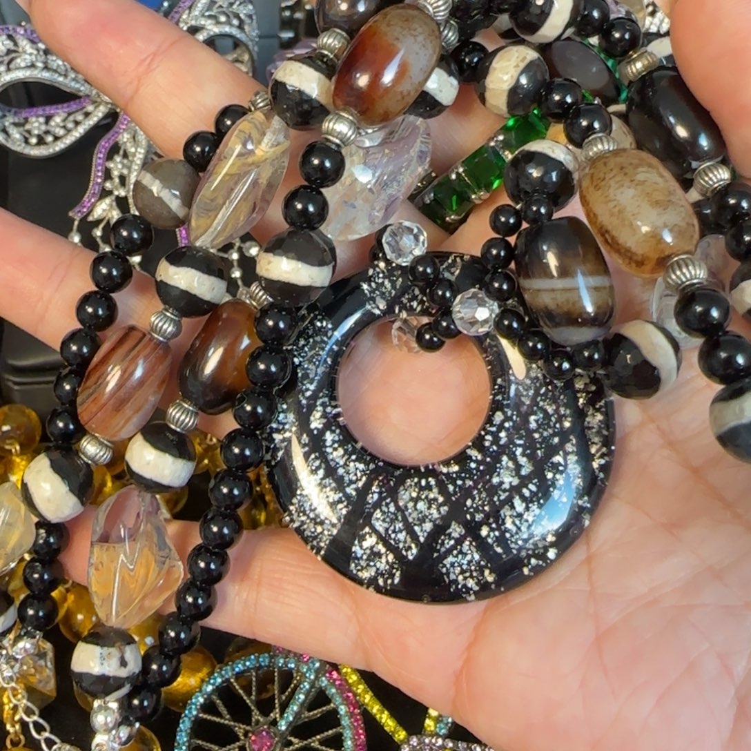 嫣***然琉璃纯铜合金带耳饰