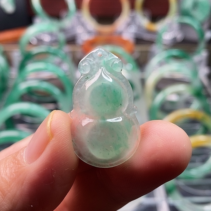 石英质玉颈饰未镶嵌