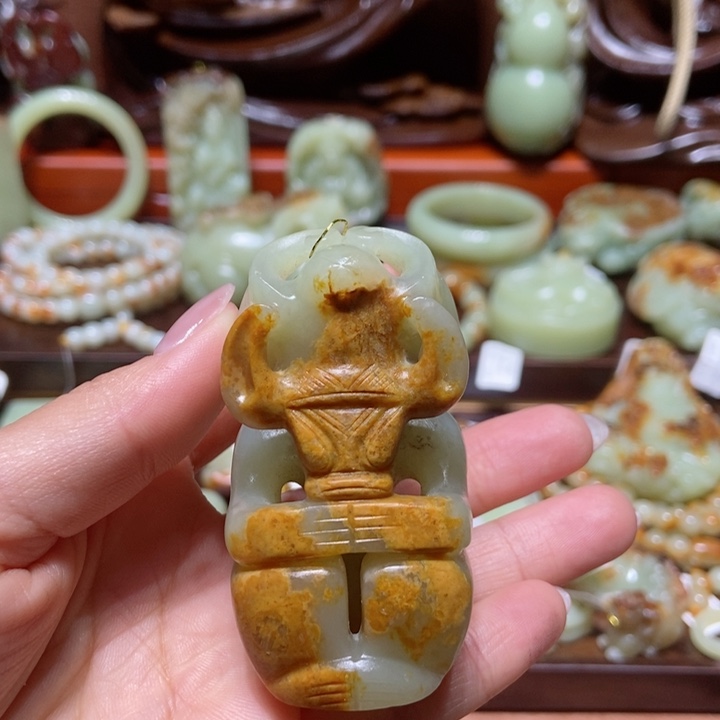 岫岩河磨玉（透闪石质玉）把件未镶嵌