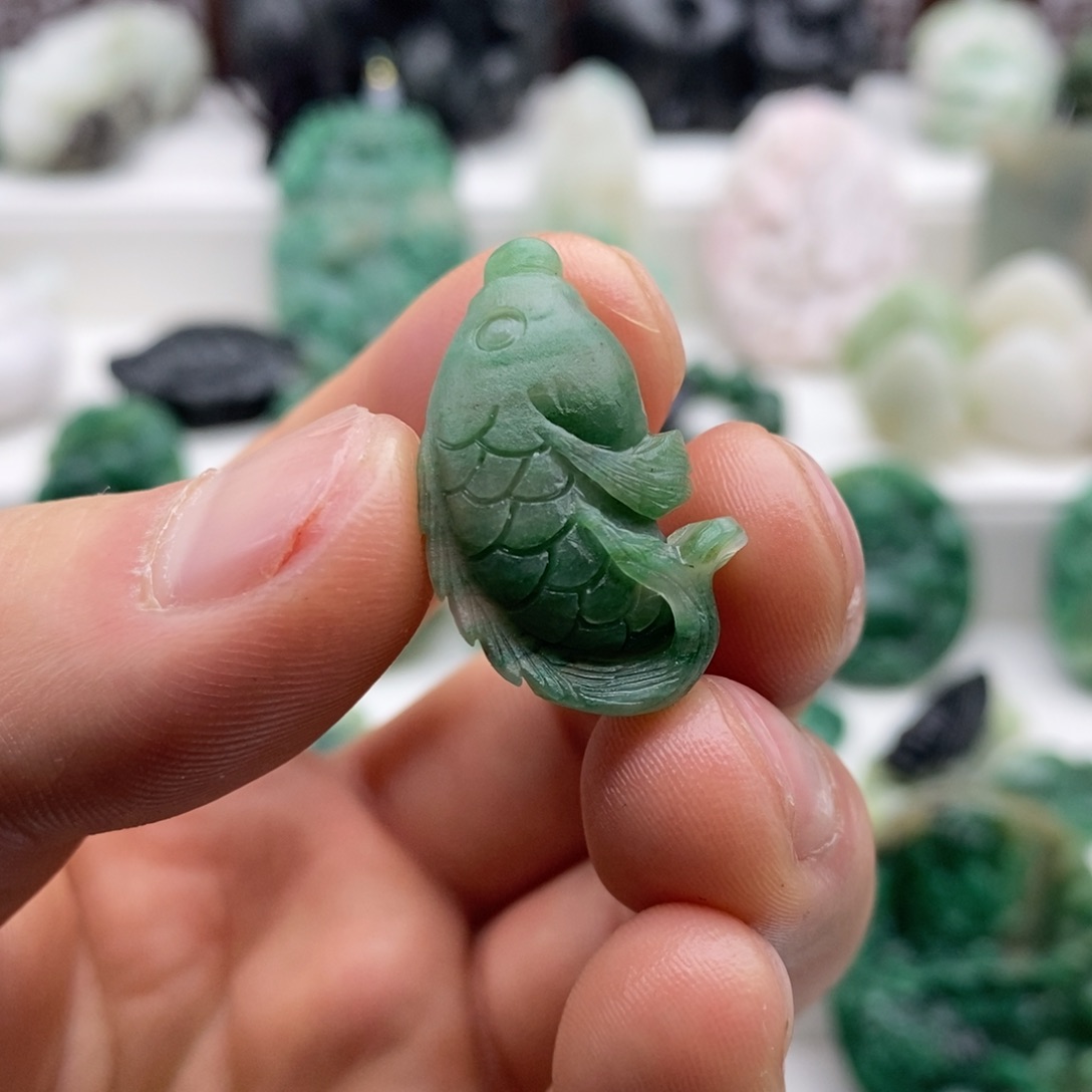 独山玉颈饰未镶嵌