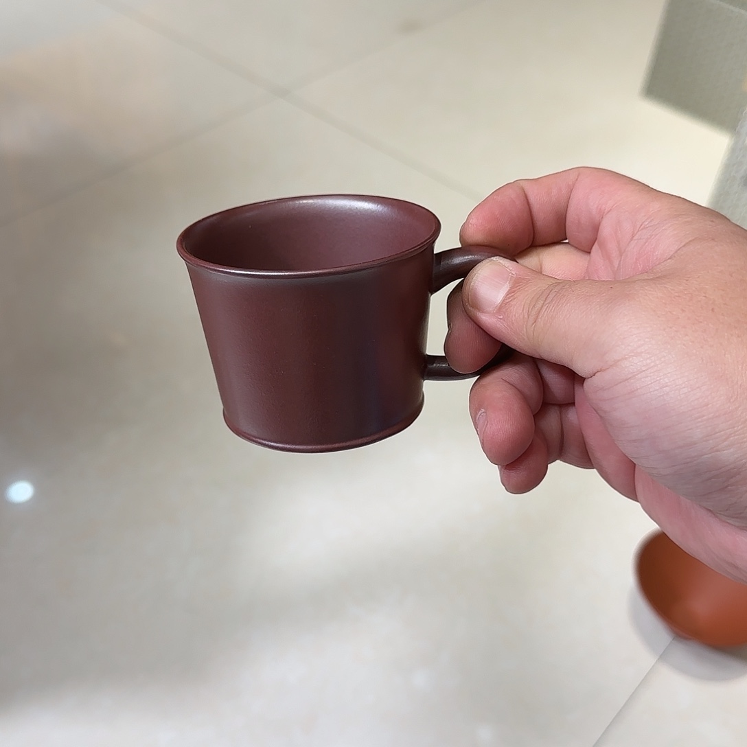 紫砂茶壶石红杯子