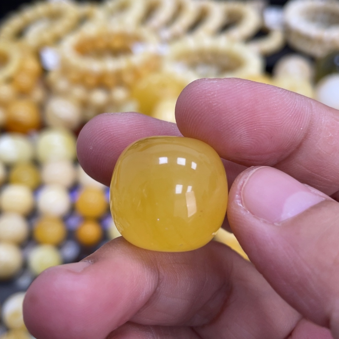 裸石蜜蜡未镶嵌20*19mm瑕疵焦皮
