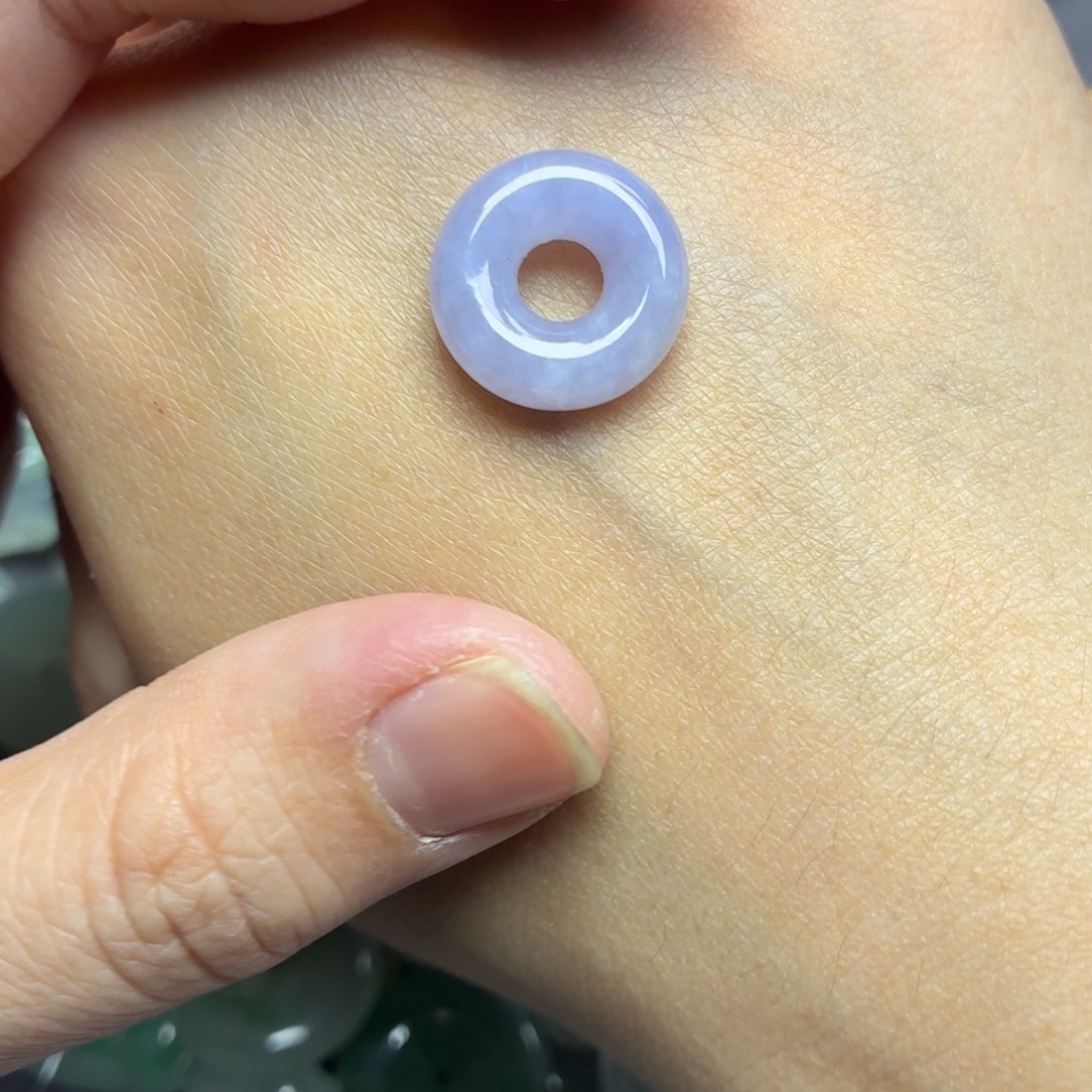 翡翠未镶嵌颈饰紫甜甜圈