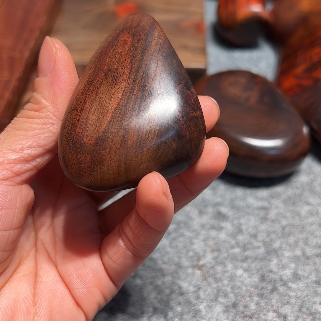 黄***板交趾黄檀（大红酸枝）