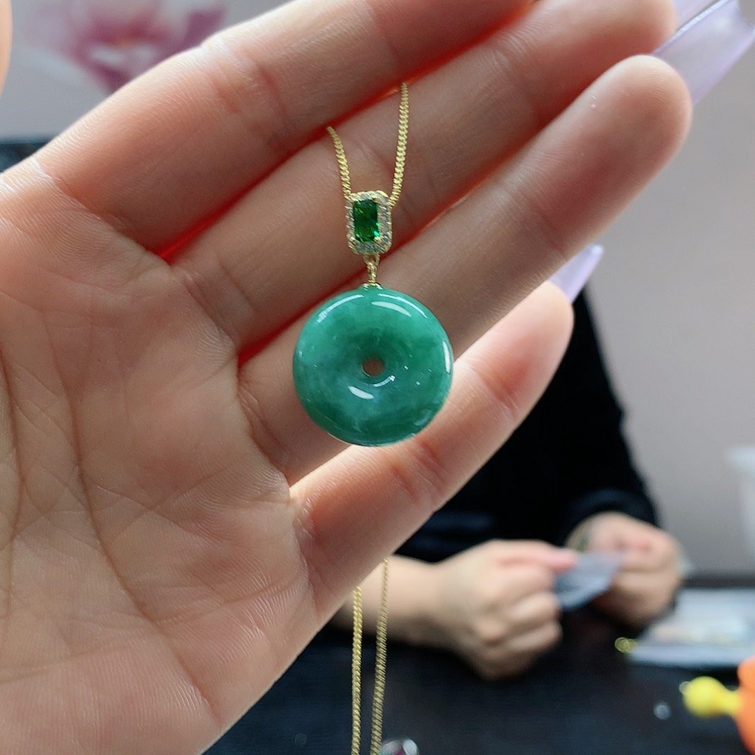 【闪购商品】翡翠吊坠(赠链)银S925镶嵌