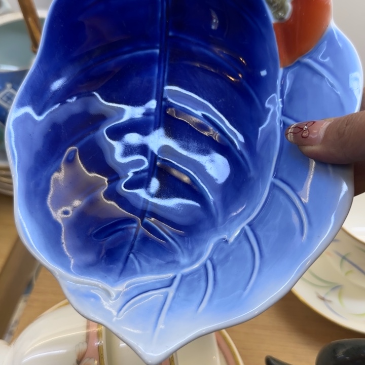 瓷片不***8哈哈哈哈哈哈