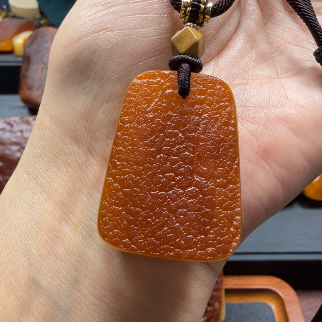 琥珀吊坠(赠链)未镶嵌
