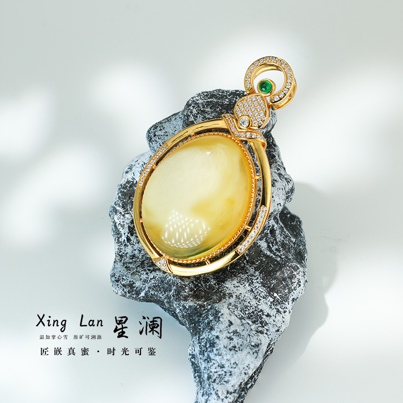 S925银镶嵌蜜蜡白蜡蛋面吊坠