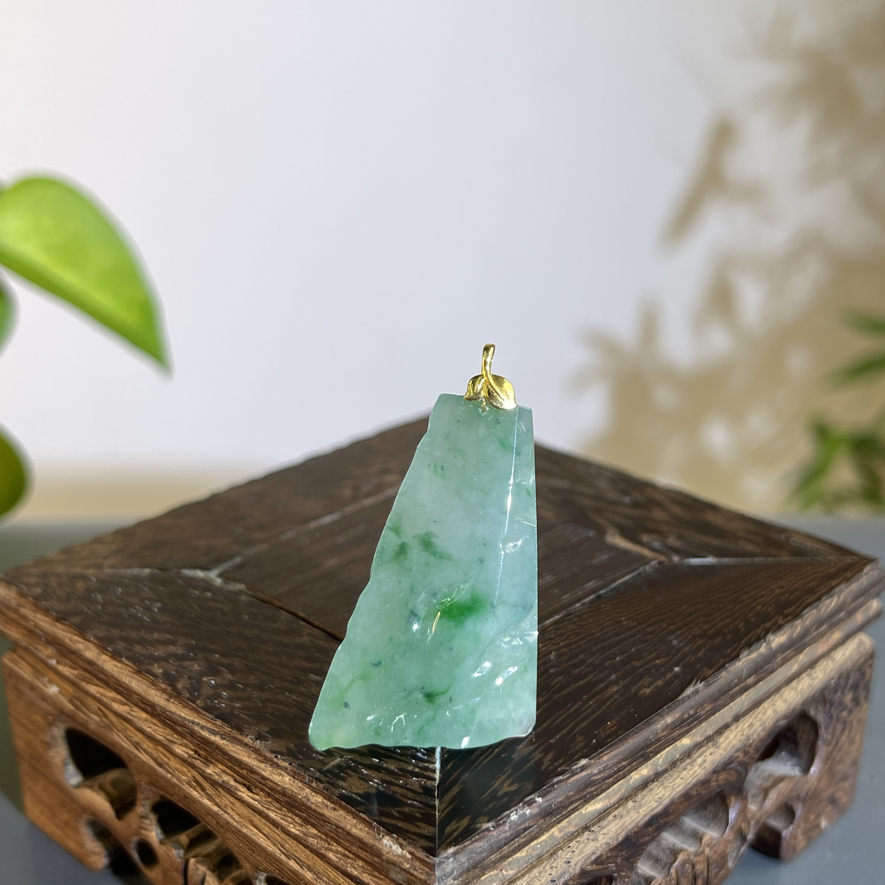 JTW19-76  18K精品天然翡翠A货原石吊坠