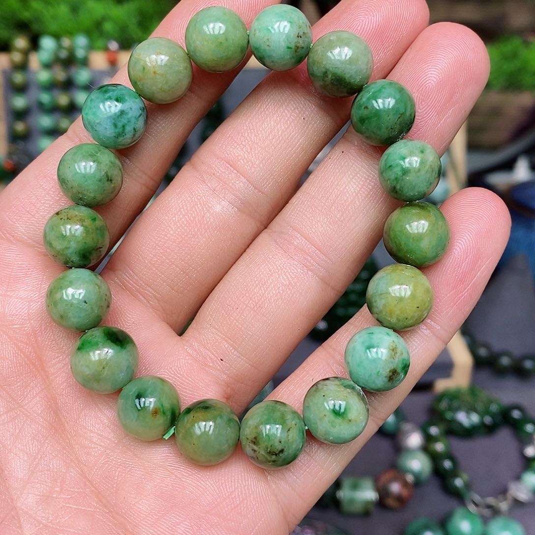 翡翠手链未镶嵌漂亮美眉