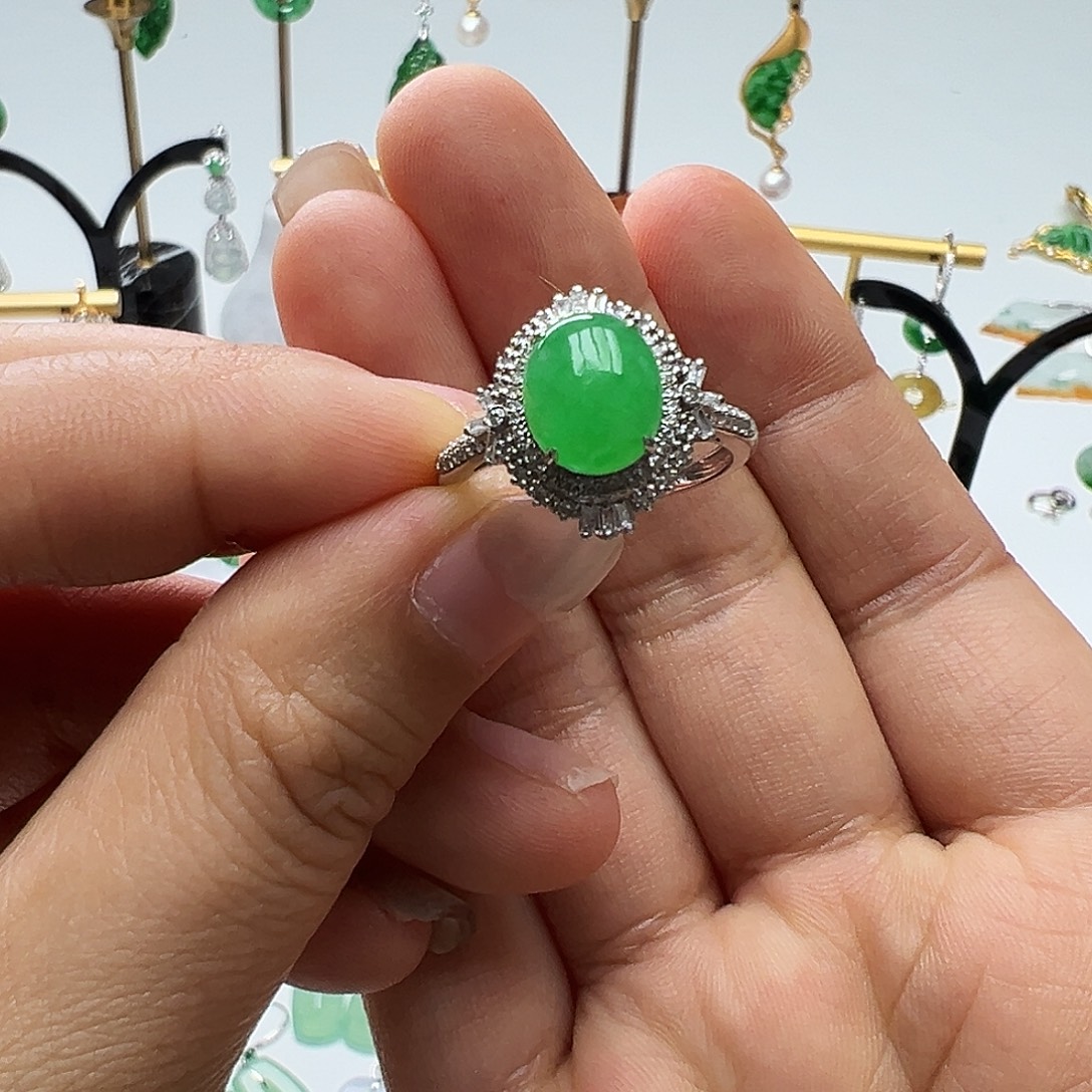 ****子翡翠18K金镶嵌戒指天然缅甸A货翡翠