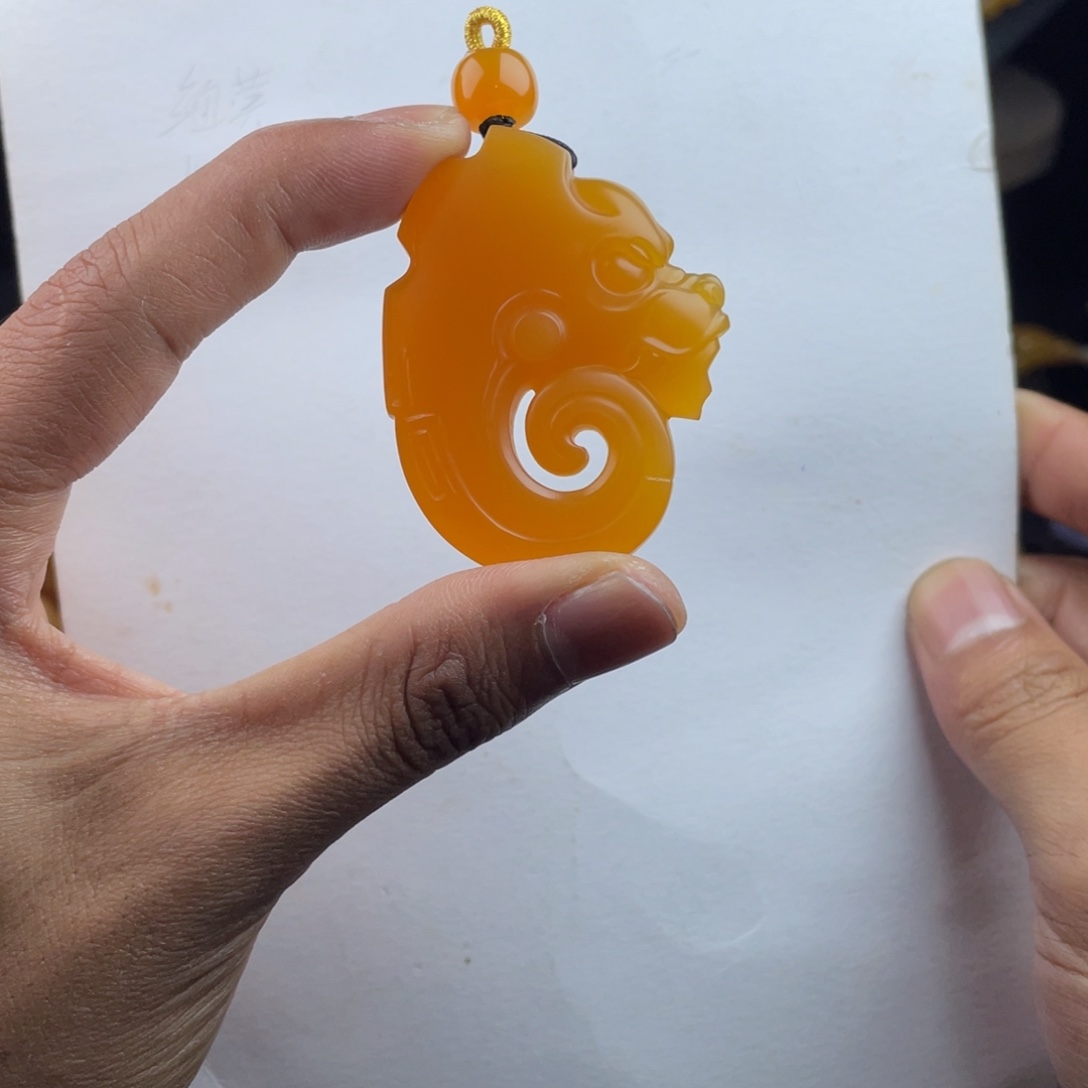 越***田石英质玉（缅黄）未镶嵌吊坠(赠链)