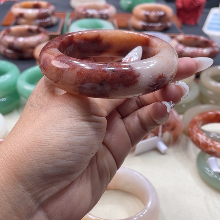 璇***石英质玉钛钢珠宝奇石