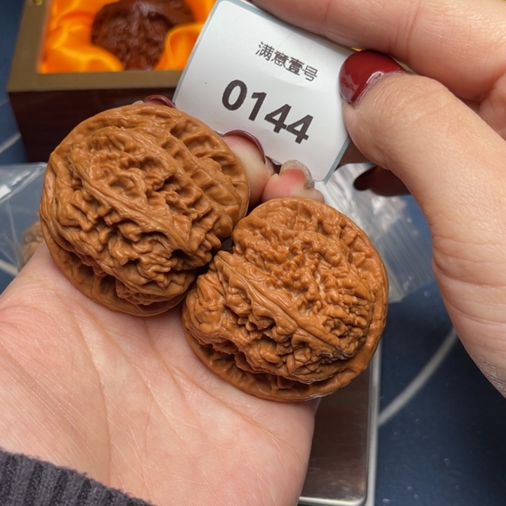 文玩核桃把件粗筋46