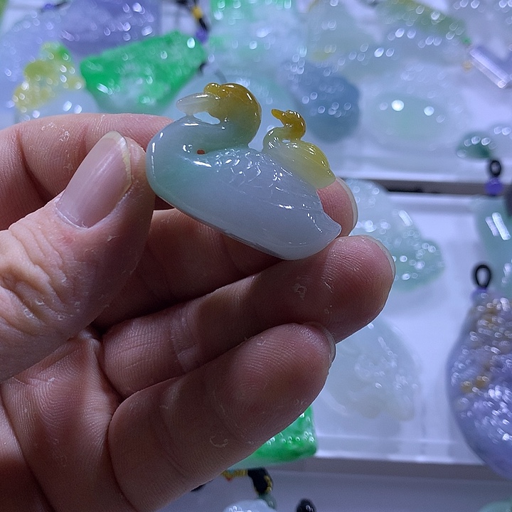 翡翠未镶嵌颈饰天然翡翠A货吊坠