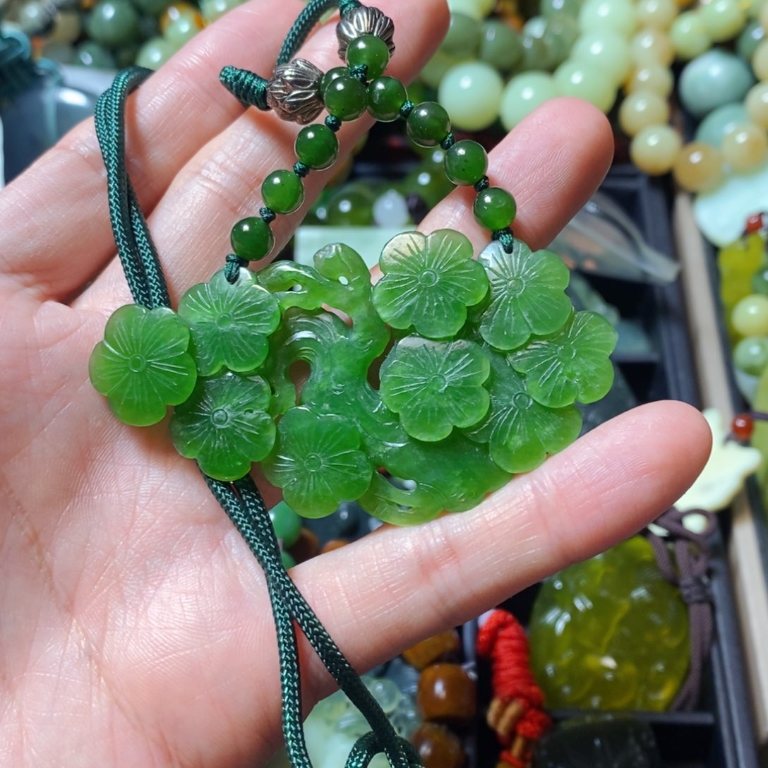 和田玉（碧玉）未镶嵌颈饰