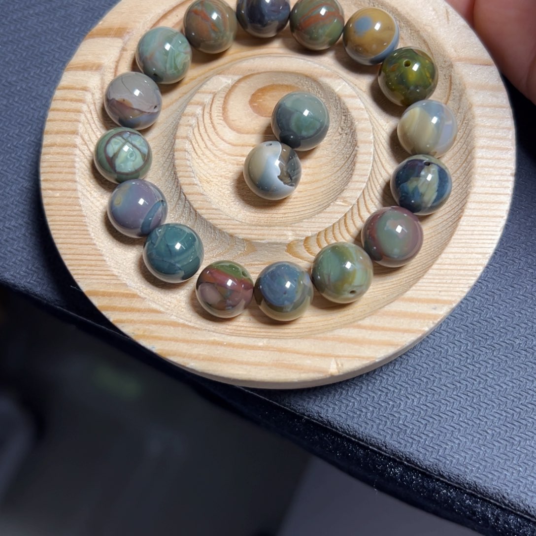 D***T石英质玉未镶嵌手链182