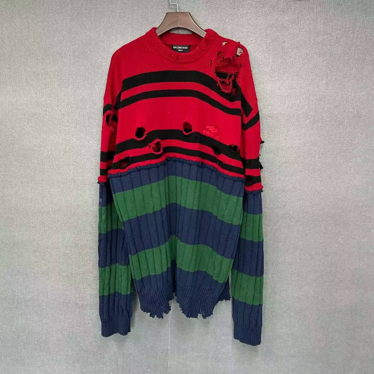 未使用 Balenciaga/巴黎世家 PM)3B刺绣破洞拼色毛衣带吊XS码7033