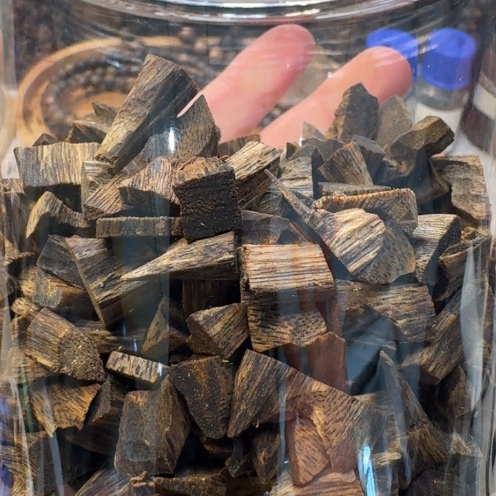 沉香碎屑沉香蓝*羽海南金沙叶牛肉干老料101克