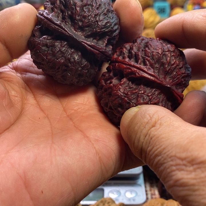 男***哥龙脊菩提吊坠七彩全红荫蟾王
