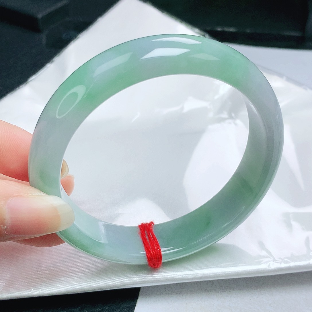 翡翠手镯未镶嵌正